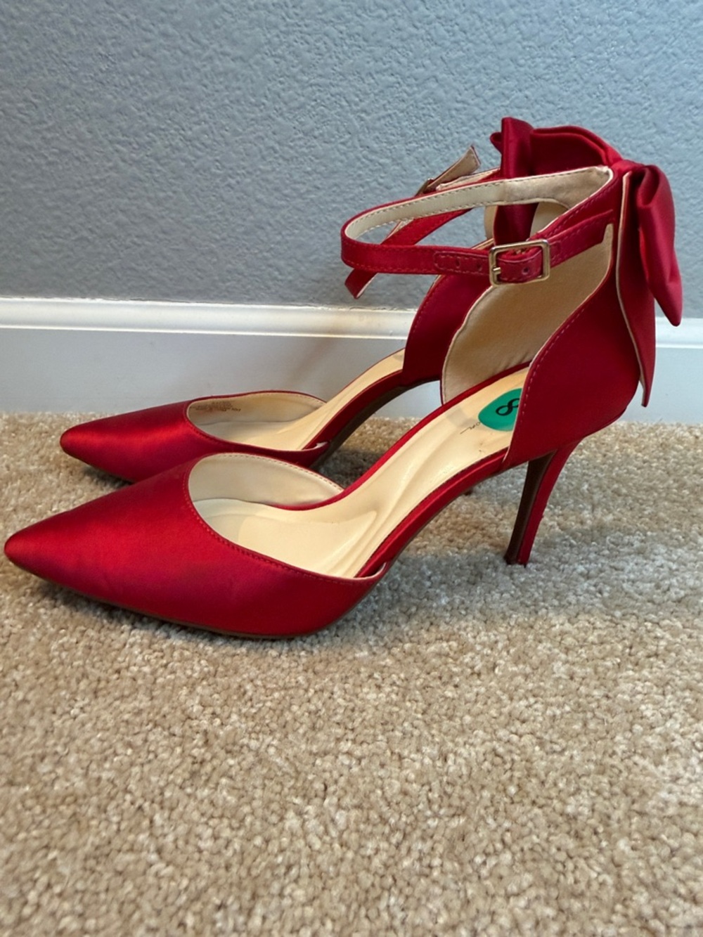 Jessica Simpson Bow Red Satin Pointed-Toe Ankle-Strap Heels with Bow Size 8 - Picture 6 of 8